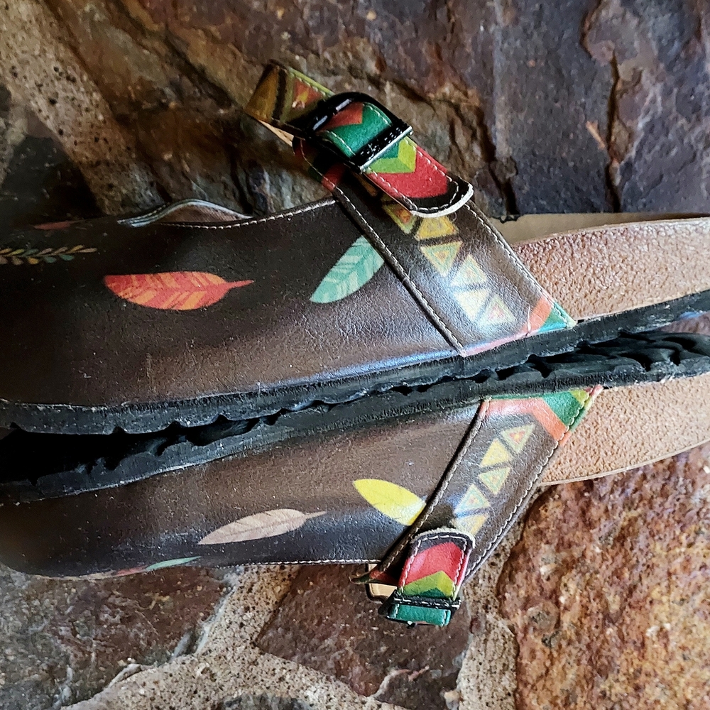 Black and Red Handcrafted Mules with Open Back - Picture 6 of 9
